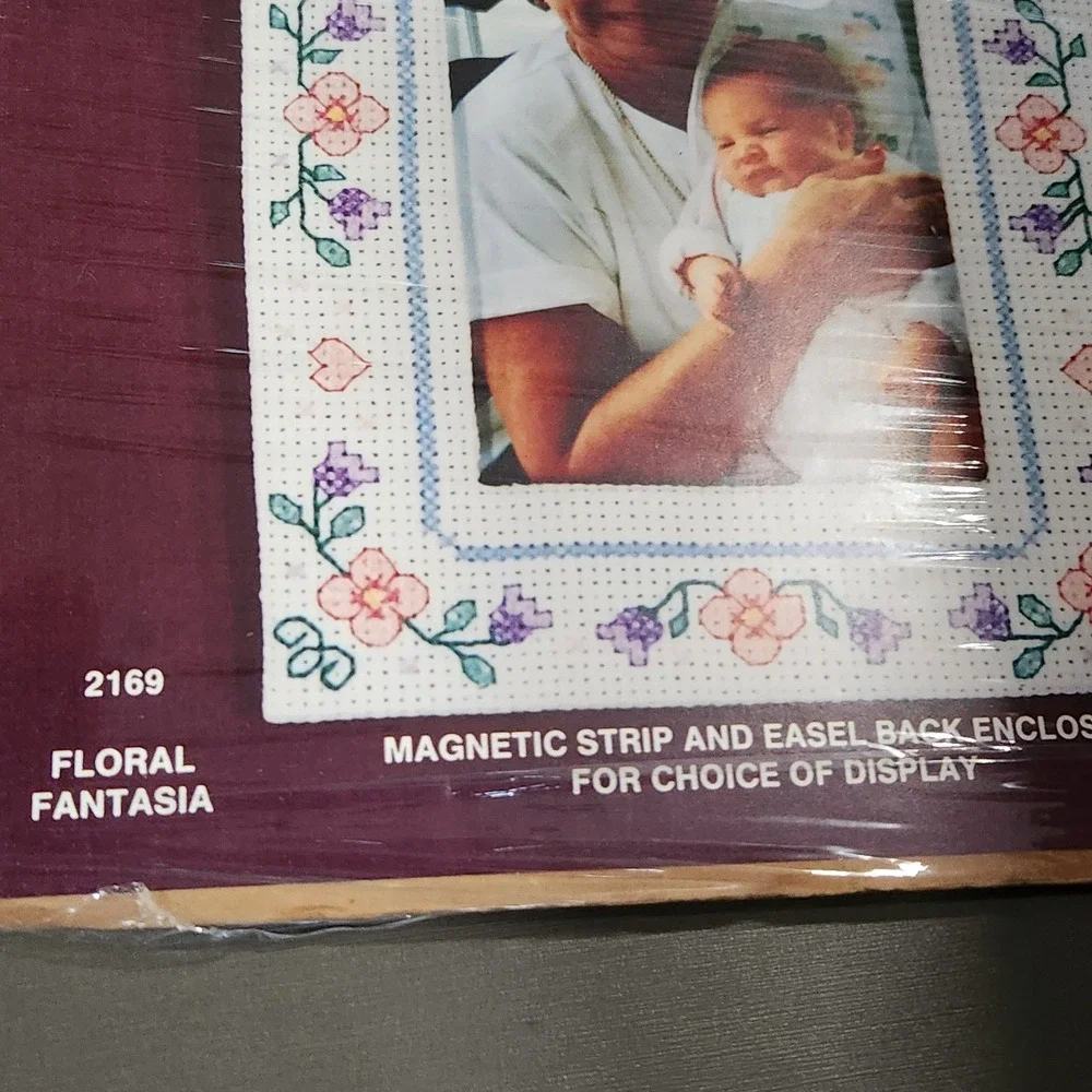New Berlin Picture That Floral Photo‎ Frame Cross Stitch Kit Magnetic Easel 2169